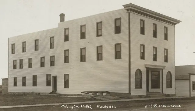 Arlington Hotel, Rouleau