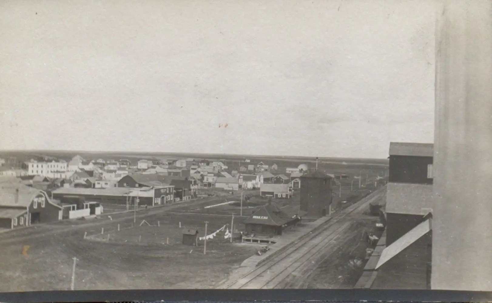 Bird's eye view of Rouleau from the grain elevator